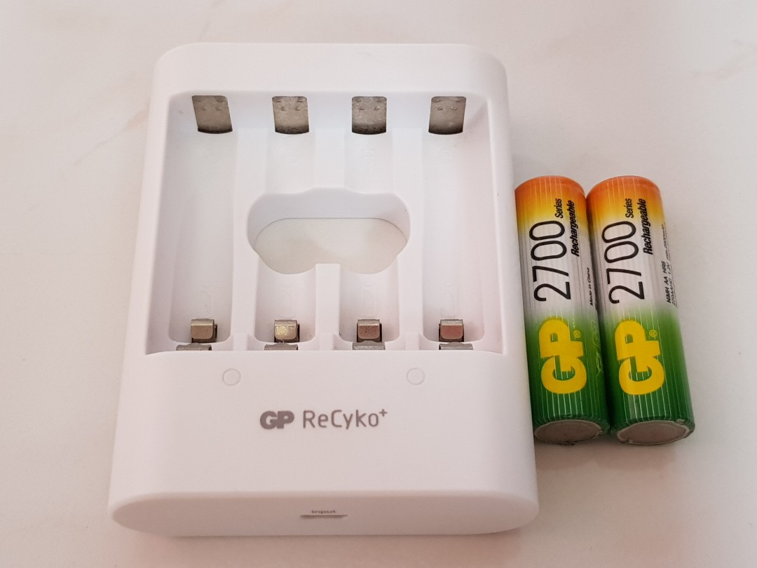 GP Rechargeable Batteries and Charger Set 02, Mobile Phones & Gadgets