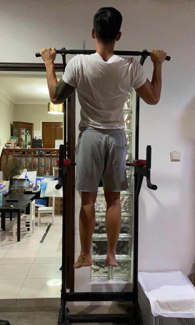 Height Adjustable pull up and dip bar, Sports Equipment, Exercise