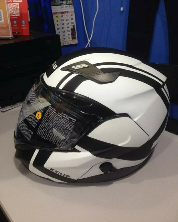 Helmet Zeus flip up Motorbikes on Carousell