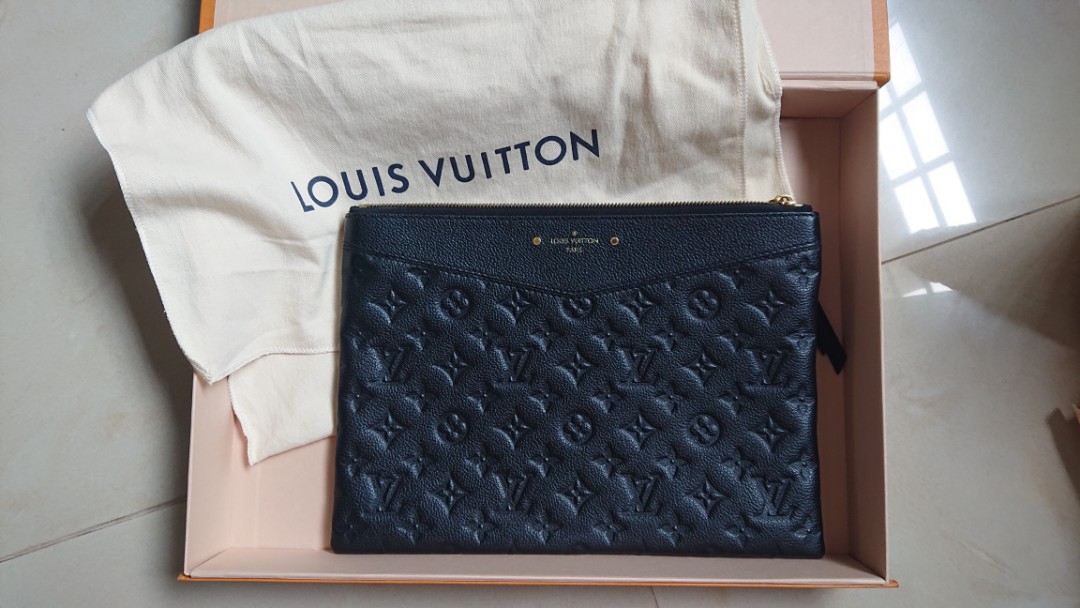 Louis Vuitton Daily pouch (M62937)