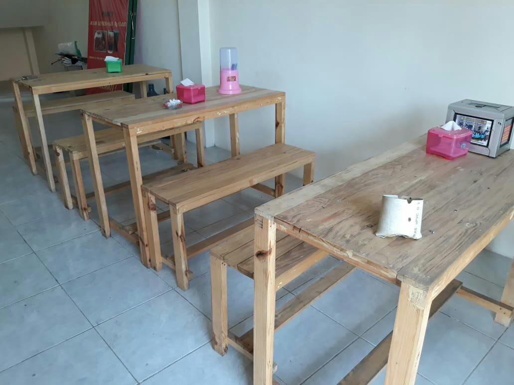 Meja Makan Kayu Meja Kursi Resto Kayu Meja Warung Perabotan Rumah Di Carousell Sepeda motor baru dan bekas di surabaya 2021. meja makan kayu meja kursi resto kayu meja warung