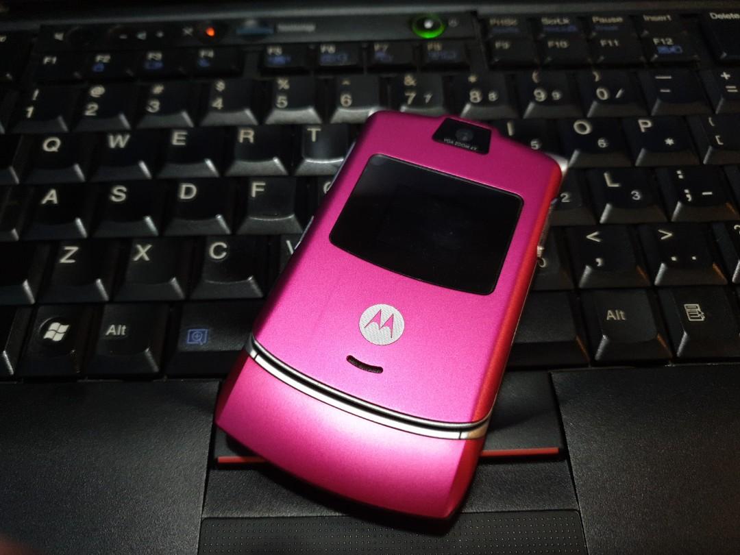 Motorola Razr V3 Hot Pink, Mobile Phones & Gadgets, Wearables & Smart
