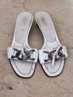 Prada 白色真皮拖鞋64177953826690110