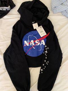 Pull And Bear Hoodie Women S Fashion Carousell Malaysia