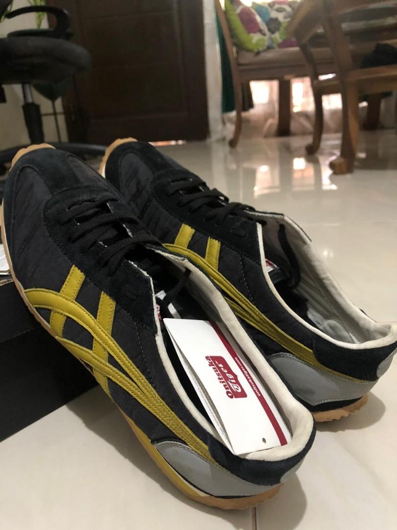 Sepatu Onitsuka Tiger Black Yellow Pria Original Fesyen Pria Sepatu Sneakers Di Carousell