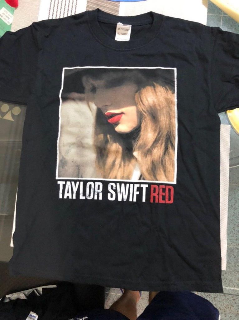Taylor Swift Red Tour TShirt M Size, 女裝, 上衣, Tshirt Carousell