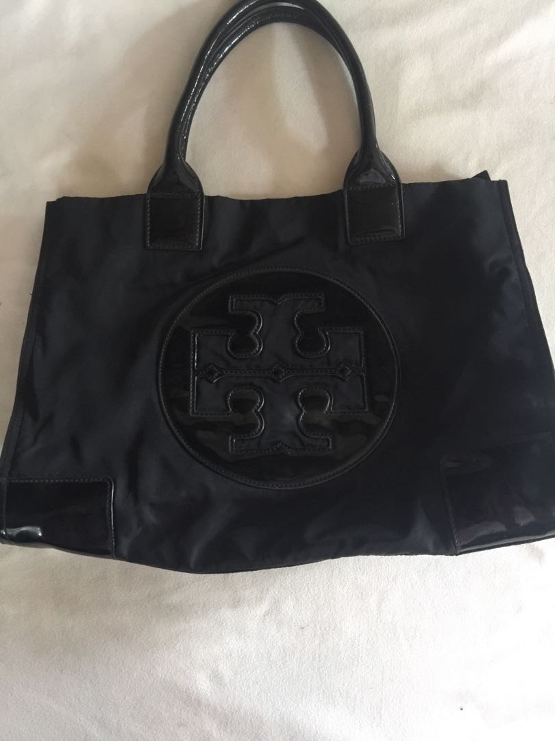 Tory Burch classic tote, Luxury, Bags & Wallets on Carousell