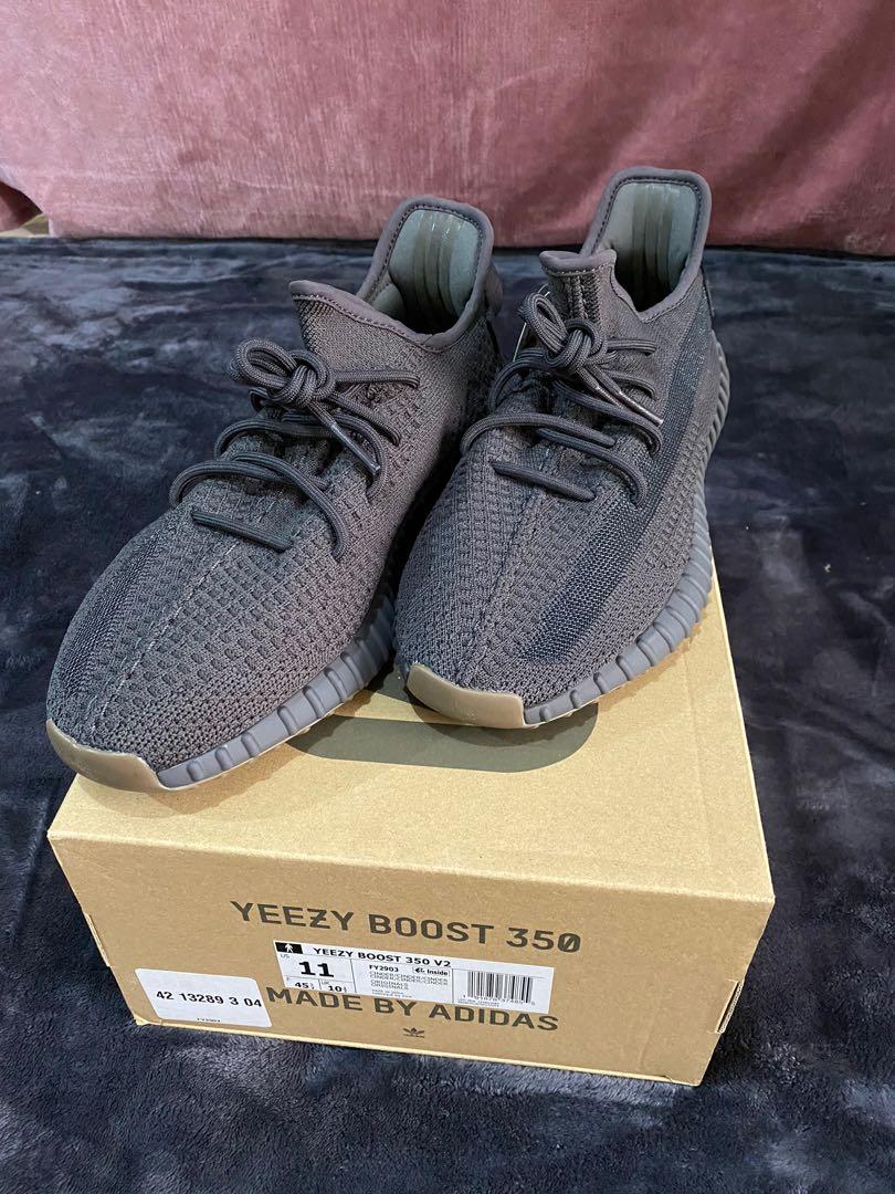 ADIDAS YEEZY BASKETBALL QUANTUM ON FEET LOOK.
