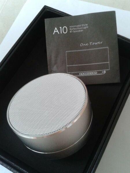 minimalist style reflective light bt speaker