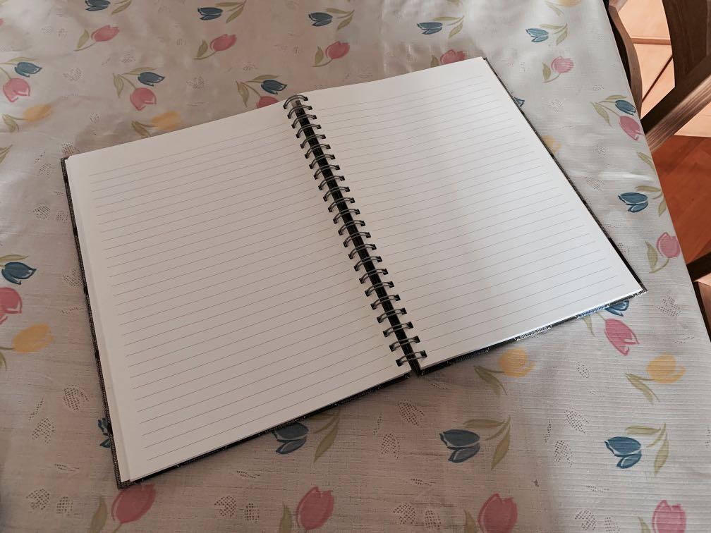 A4 Lined Notebook （分類：文具）位於 Hong Kong。 由 lyy0511 提交（商品編號 1015367726，圖片 2）。簡介： 。