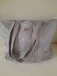 （分類：）位於 。 由 mic210 提交（商品編號 1015335108，圖片 1）。簡介： 。