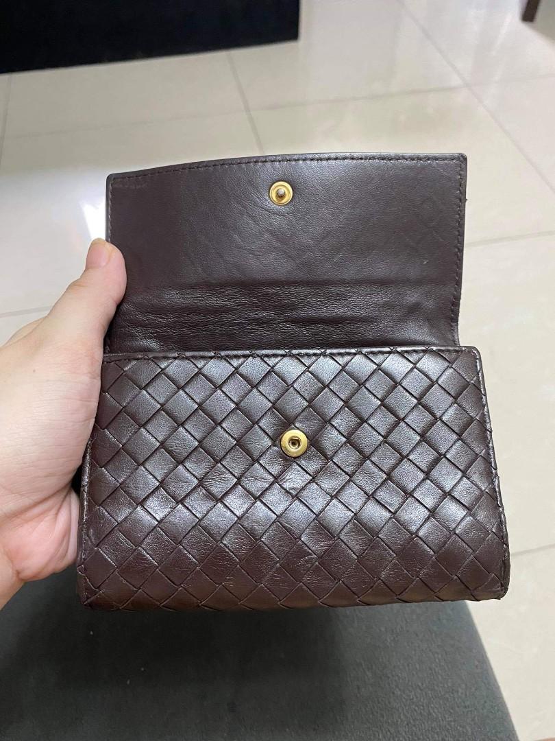 Auth BOTTEGA VENETA WALLET (Category: Luxury Bags & Wallets) located in Davao. Submitted by gingerdust (Listing ID 1015331955, Image 3). Description: rank Ab.