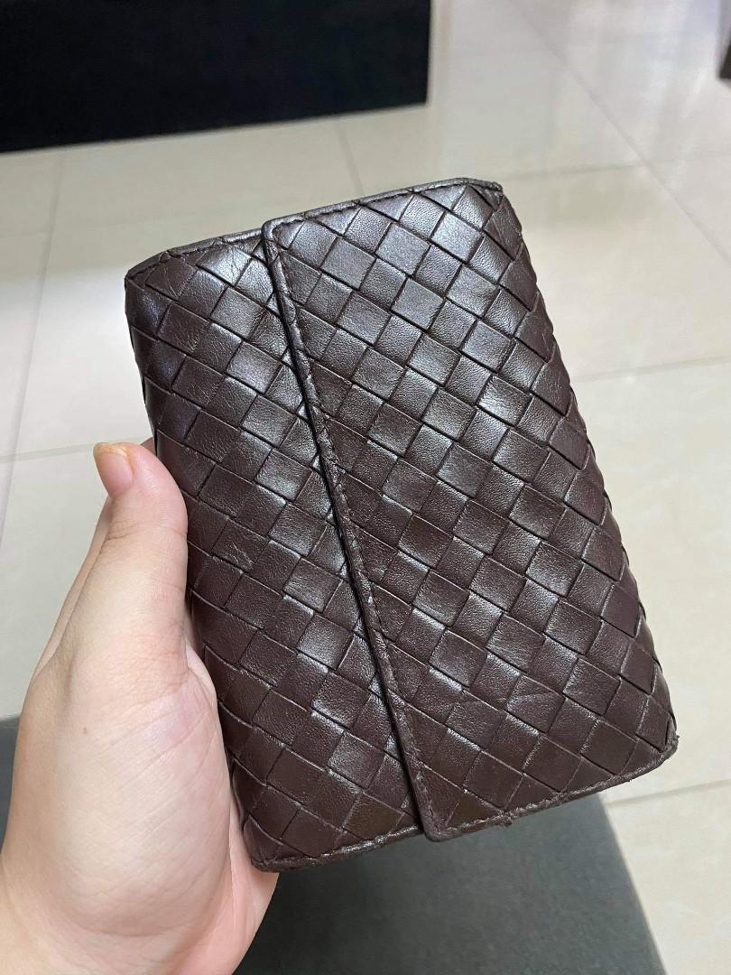 Auth BOTTEGA VENETA WALLET (Category: Luxury Bags & Wallets) located in Davao. Submitted by gingerdust (Listing ID 1015331955, Image 2). Description: rank Ab.