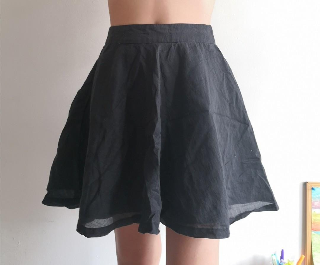 black flowy mini skirt