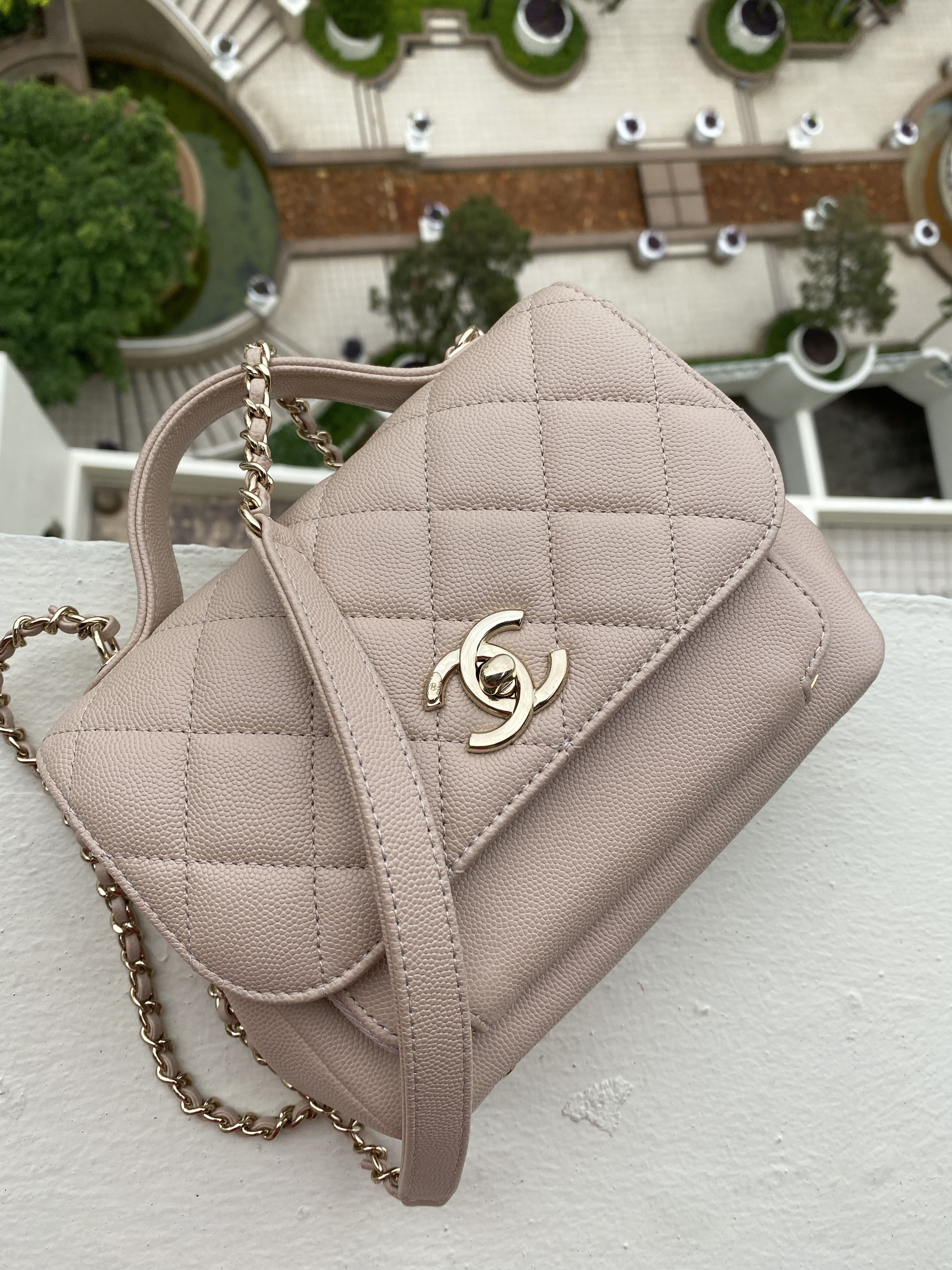 Chanel business affinity small 18K, Luxury, Bags & Wallets on Carousell