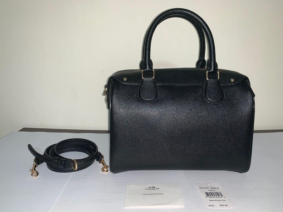 Bag (Category: Bags & Wallets) located in Singapore. Submitted by imongrass (Listing ID 1015496063, Image 3). Description: Seldom used as I realize that I cannot fit in my stuffs as I have many things..
