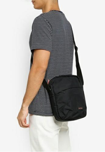crumpler megamorph sling bag