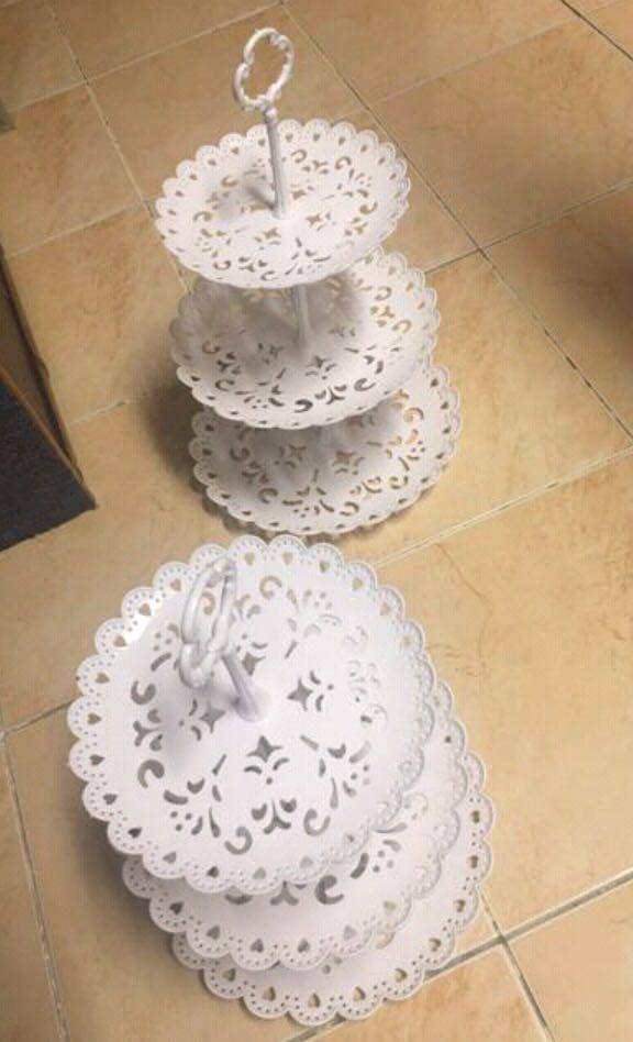 Cupcake/minicake stand (Category: Bakeware) located in Pasay City. Submitted by jejuvan (Listing ID 1015382619, Image 2). Description: Good for all occasions, very presentable and elegant style in your table. Layered Round 3 tier can adjust 2tier and can use as a single plate. Made of plastic. Ideally cupcake, minicake, sweets, macaroons, fruits and etc. Buy2 for 600php #cakestand #cupcakestand #oven #baking #kitchen #pasay #manila #partyneeds #s