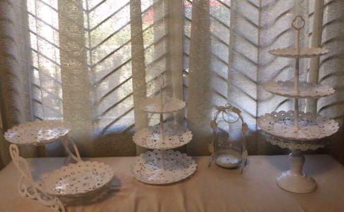 Cupcake/minicake stand (Category: Bakeware) located in Pasay City. Submitted by jejuvan (Listing ID 1015382619, Image 3). Description: Good for all occasions, very presentable and elegant style in your table. Layered Round 3 tier can adjust 2tier and can use as a single plate. Made of plastic. Ideally cupcake, minicake, sweets, macaroons, fruits and etc. Buy2 for 600php #cakestand #cupcakestand #oven #baking #kitchen #pasay #manila #partyneeds #s