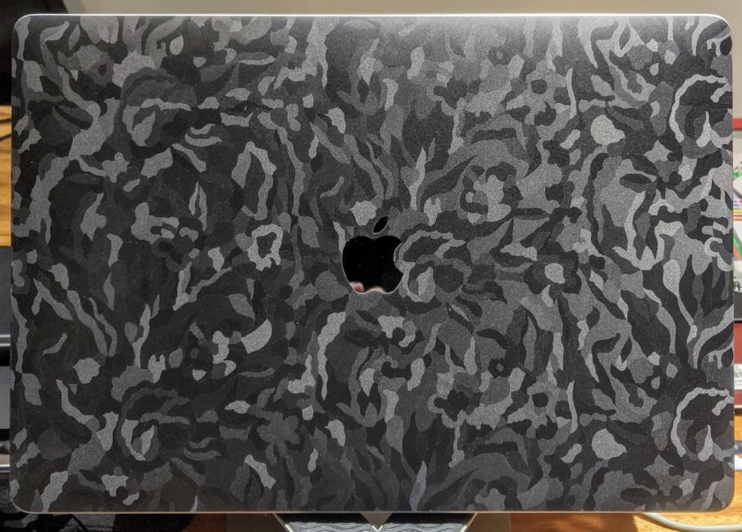 Encogimiento erupción Posesión dbrand Black Camo Skin for Macbook Pro 15" 2016-2019, Computers & Tech,  Laptops & Notebooks on Carousell