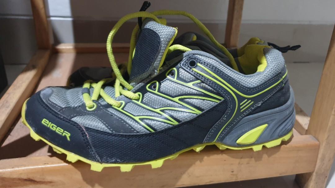 Eiger Trail Running Light Hiking Shoes Sepatu Olah Raga Perlengkapan Olahraga Lainnya Di Carousell