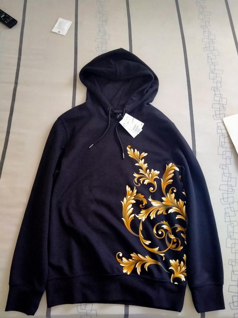 Hoodie H M Black Rose Gold Edition Fesyen Pria Pakaian Atasan Di Carousell