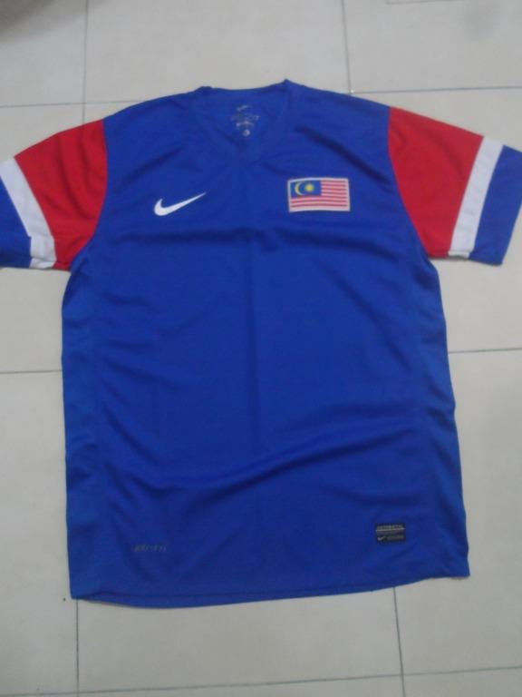 Jersi Malaysia Away 2010 Sports Athletic Sports Clothing On Carousell