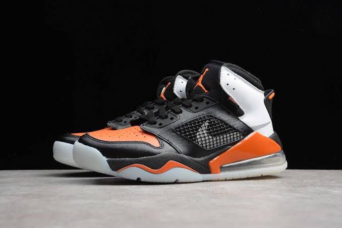 jordan mars 270 orange