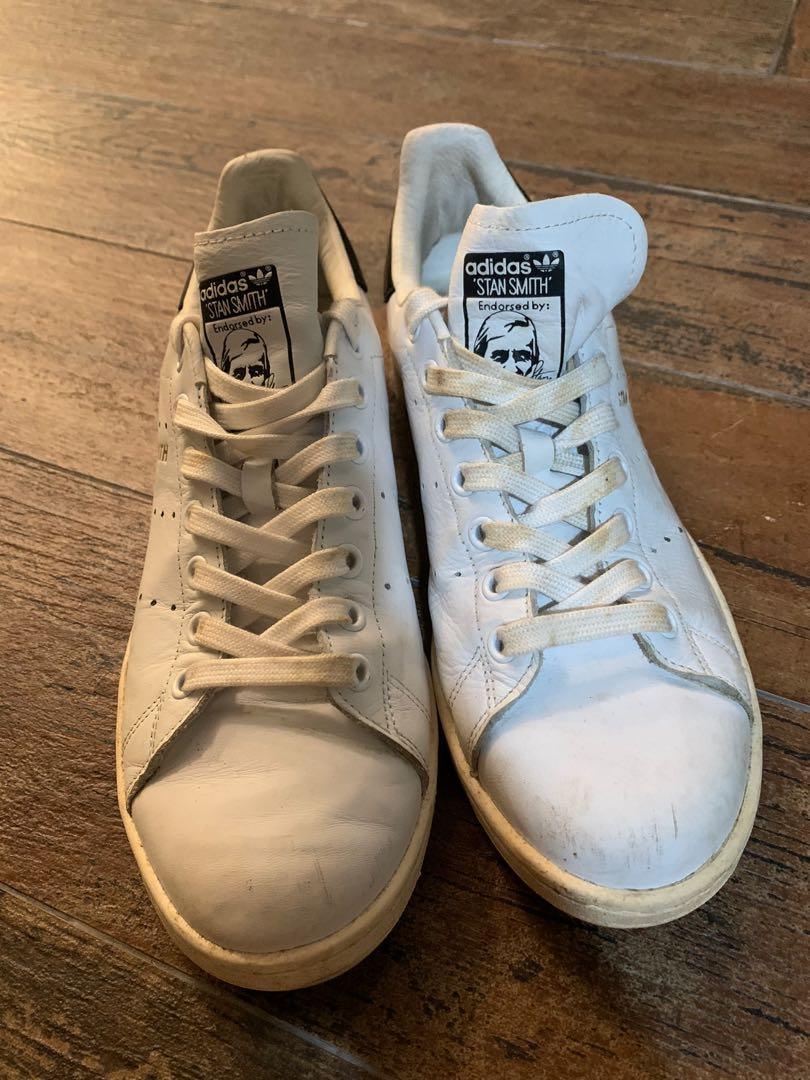 Stan smith gold lettering on sale