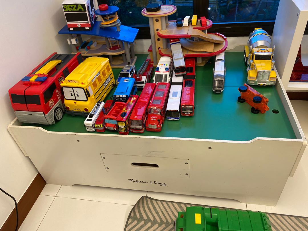 melissa & doug play table