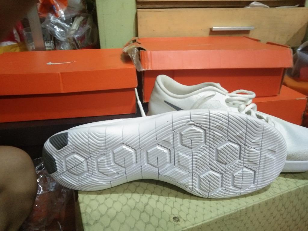 nike running shoes white womens