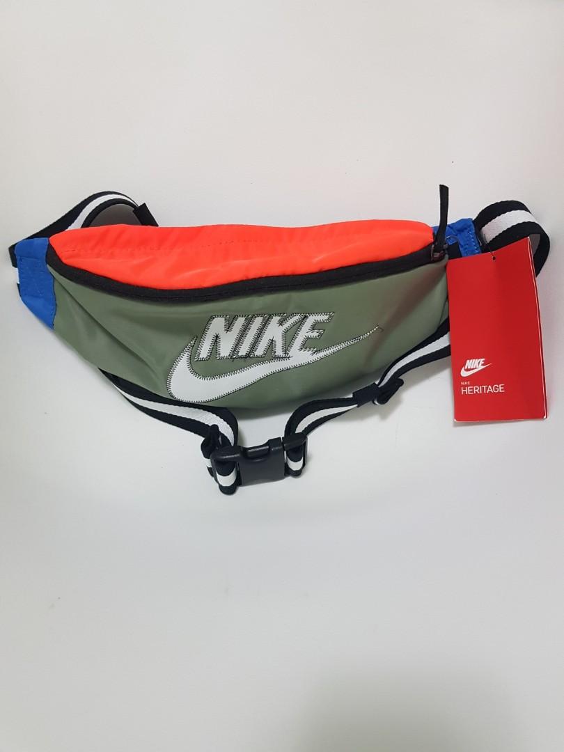 nike sportswear fanny pack