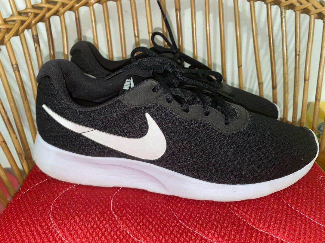 Nike 812654-011 store