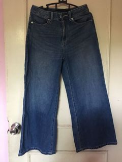 (Category: ) located in . Submitted by intanenepreloved (Listing ID 1015443329, Image 1). Description: .