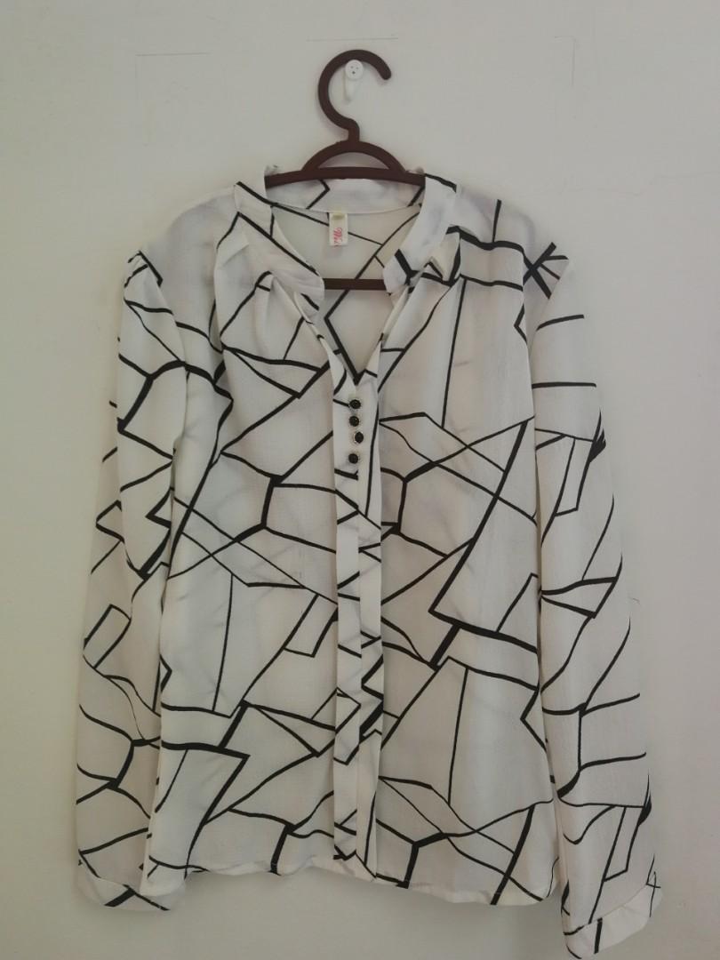 Pattern zig zag (Category: Blouses) located in Kota Kinabalu. Submitted by lueeeeee (Listing ID 1015330553, Image 1). Description: .