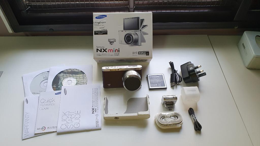 samsung nx mini camera brown with 9