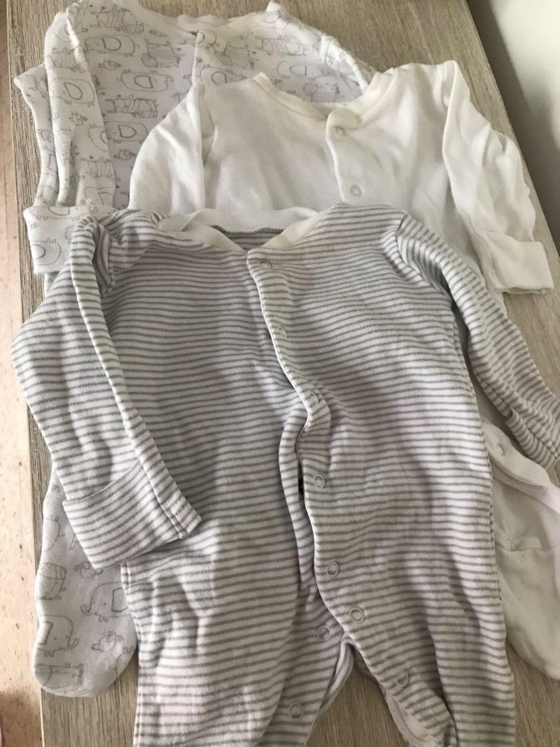 sleepsuits up to 1 month