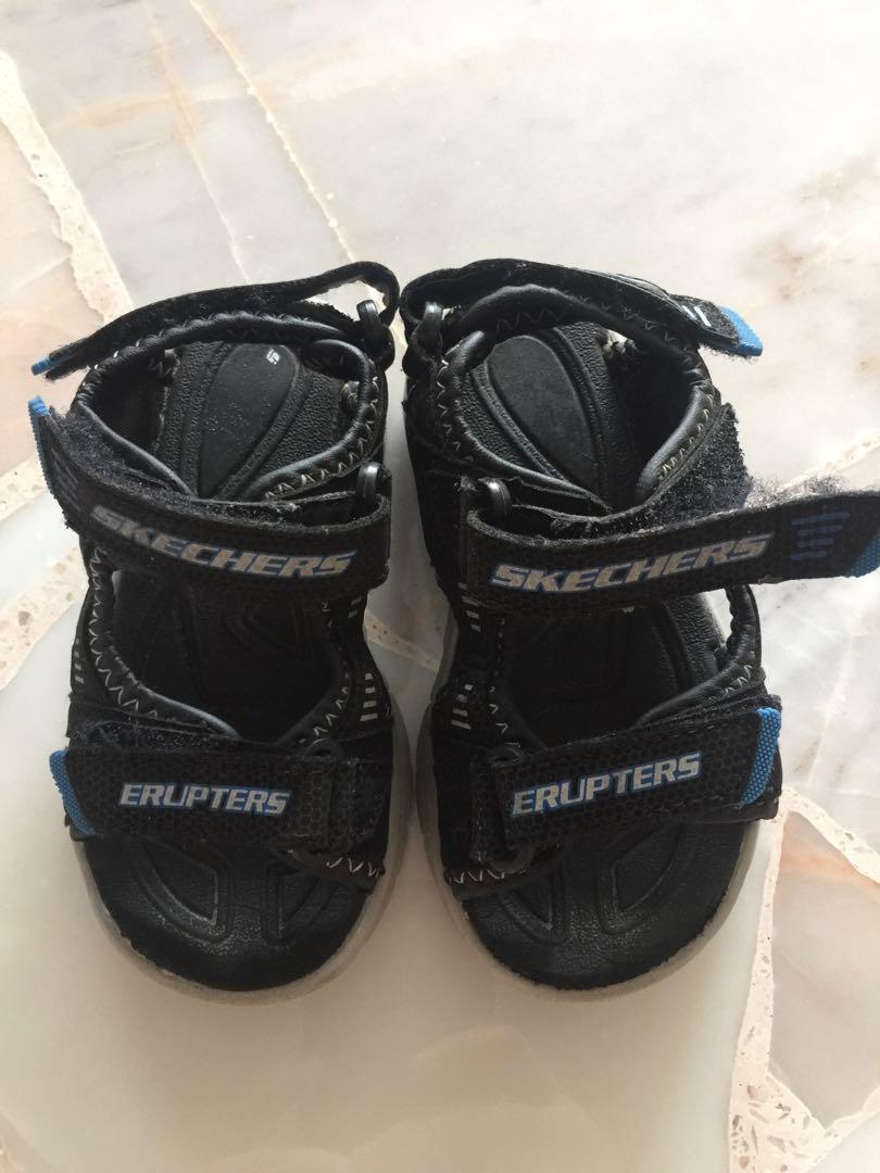 skechers sandals size 8