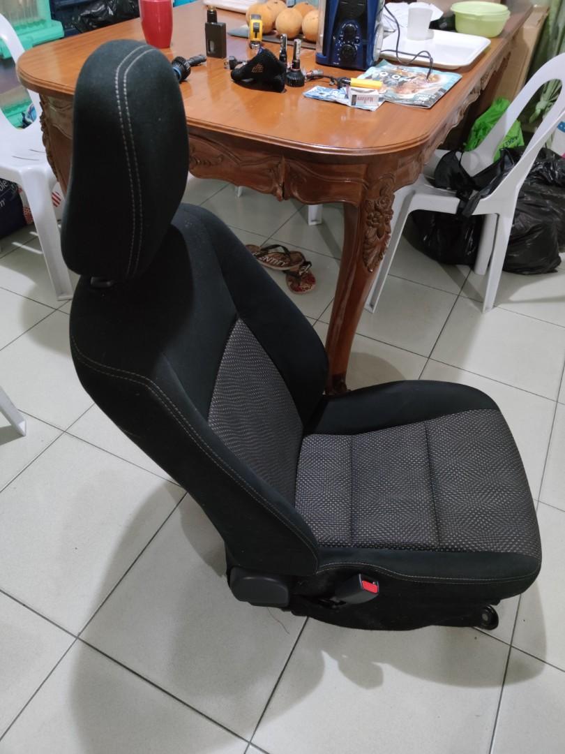 Toyota Vios Gen 3: Raja Jalanan yang Tak Lekang Oleh Waktu?  Memahami Kelebihan, Kekurangan, dan Pertimbangan Pembelian