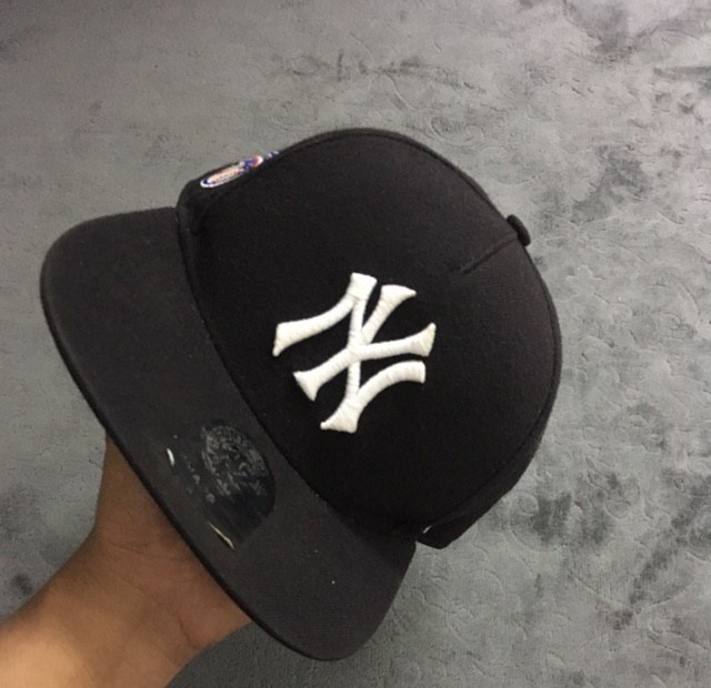 SUPREME x NY YANKEES SNAPBACK