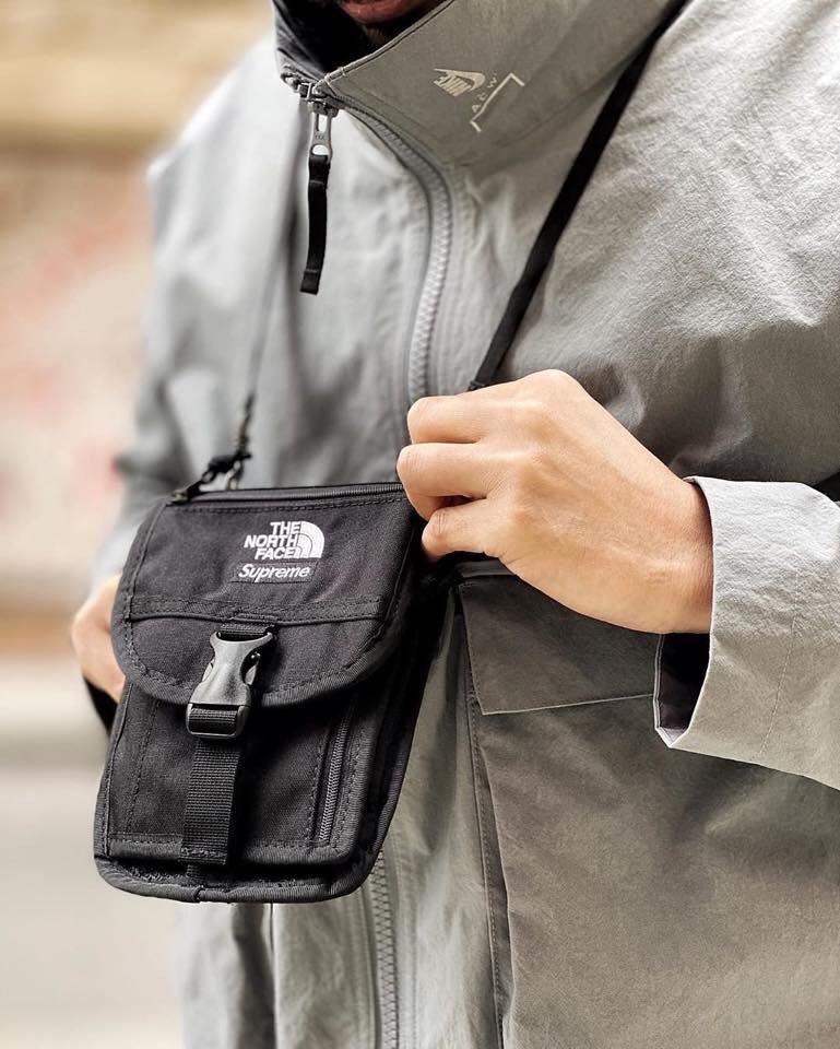 Supreme X The North Face RTG Utility Pouch, 名牌, 手袋及銀包