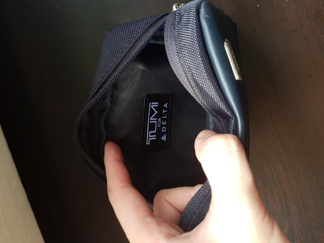 Tumi wash pouch, Men's Fashion, Bags, Belt bags, Clutches and Pouches