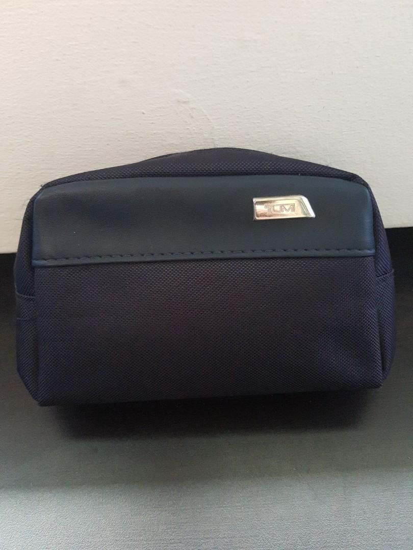 tumi wash bag