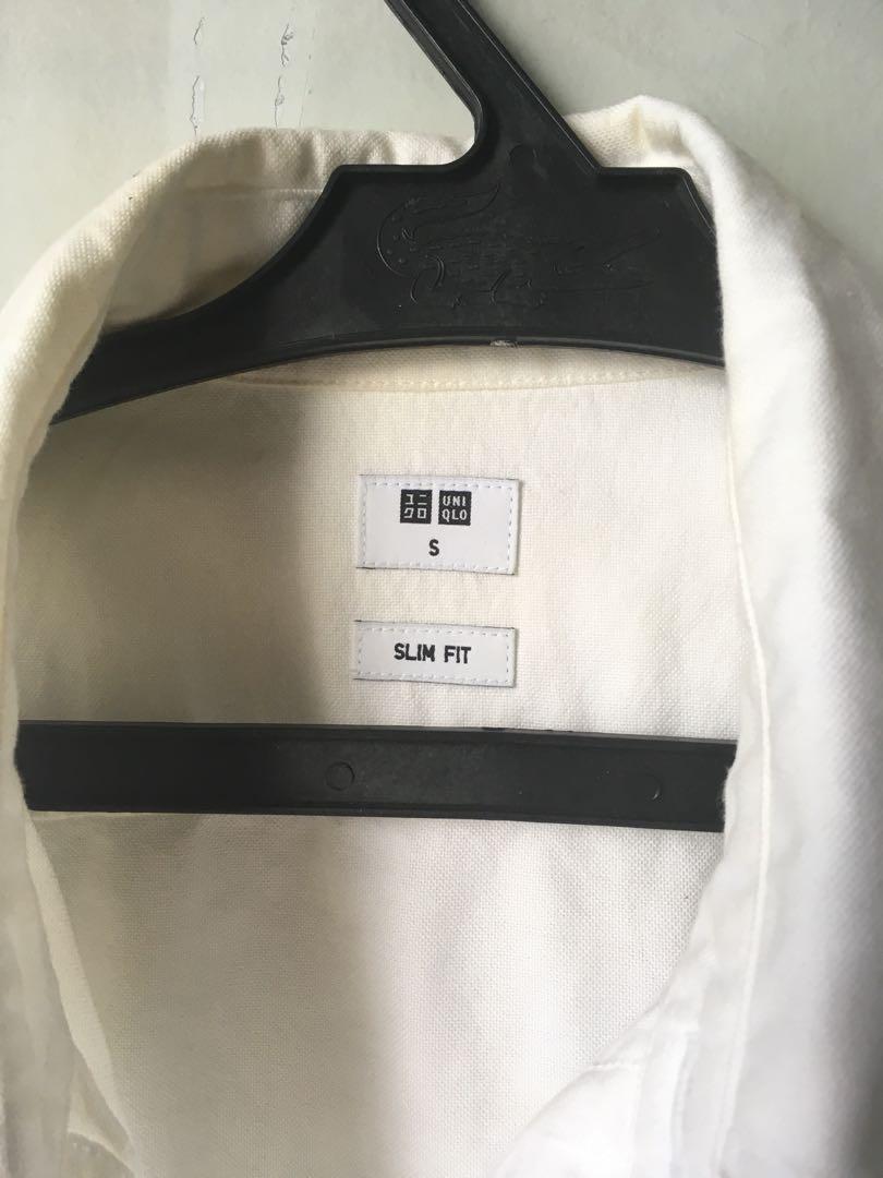 Uniqlo Short Sleeve Buttondown (Category: Longsleeves) located in Pasig City. Submitted by johnroswell (Listing ID 1015443208, Image 2). Description: Uniqlo White Buttondown Short Sleeve RFS: Does not fit me.