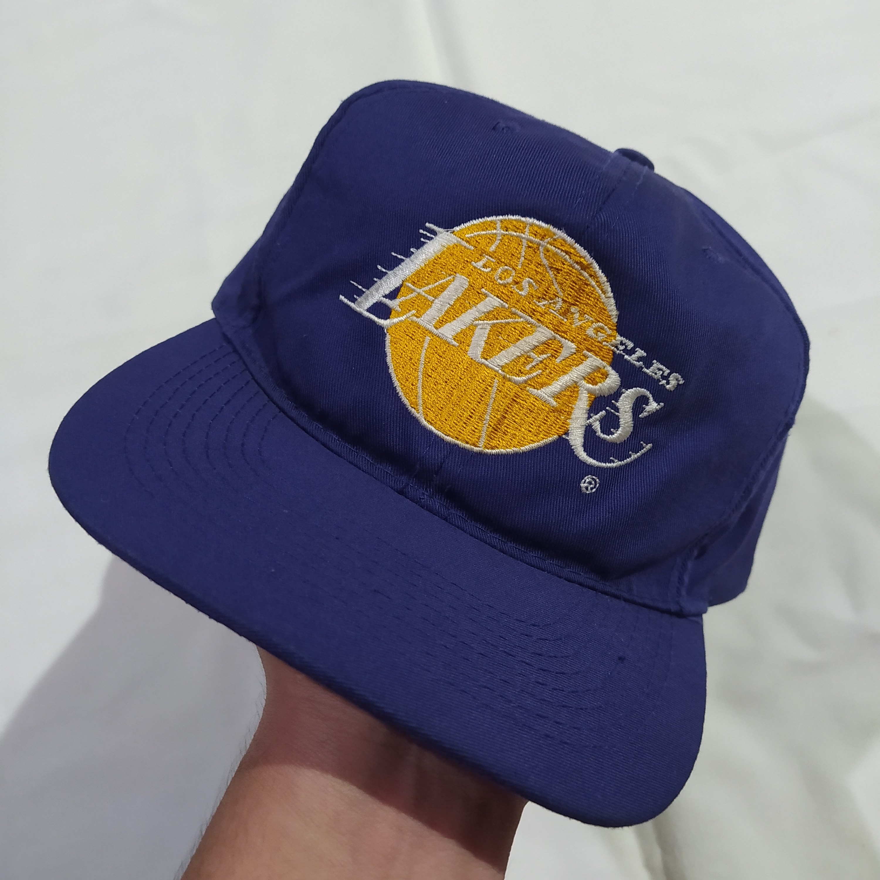 Vintage Los Angeles Lakers Men S Fashion Accessories Caps Hats On Carousell