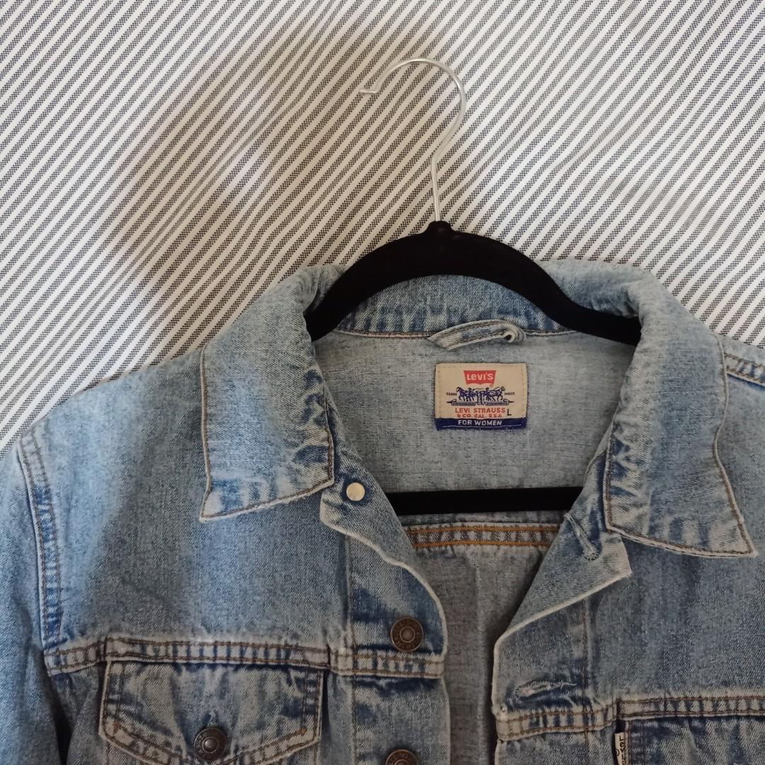 levis cropped denim jacket