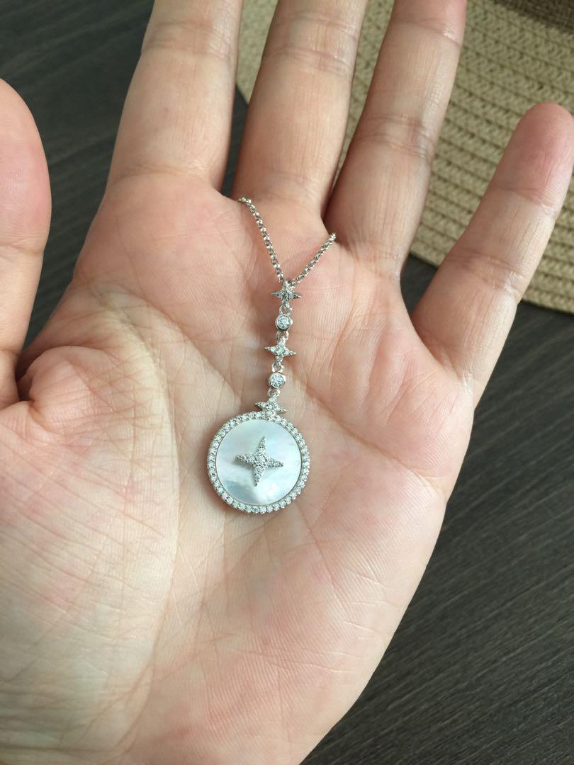 Apm monaco outlet star necklace