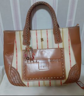 (Kategori: ) berada di . Dikirim oleh authentic_user (ID iklan 1015655014, Gambar 1). Deskripsi: .