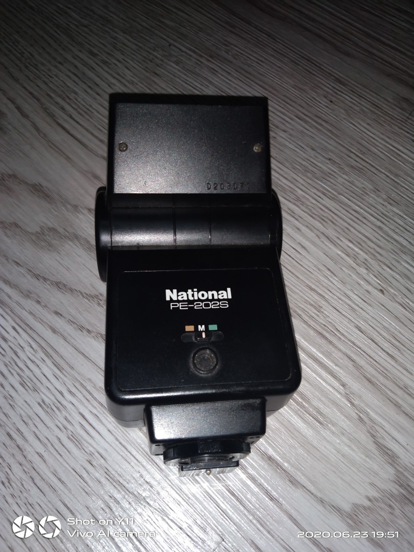 2 Flashes National PE-5650 – Occasion – Fonctionnels