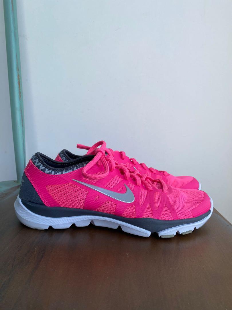 hot pink and grey nike shoes
